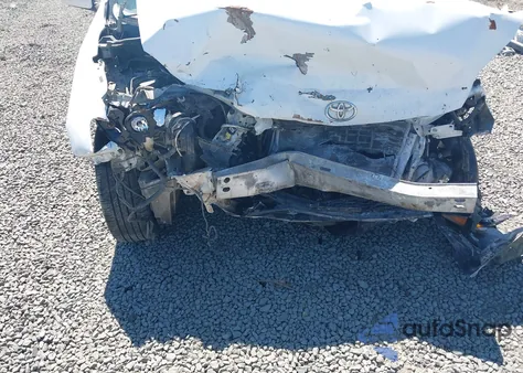 2010 Toyota Matrix z USA, uszkodzony, nr VIN 2T1KU4EE8AC525419